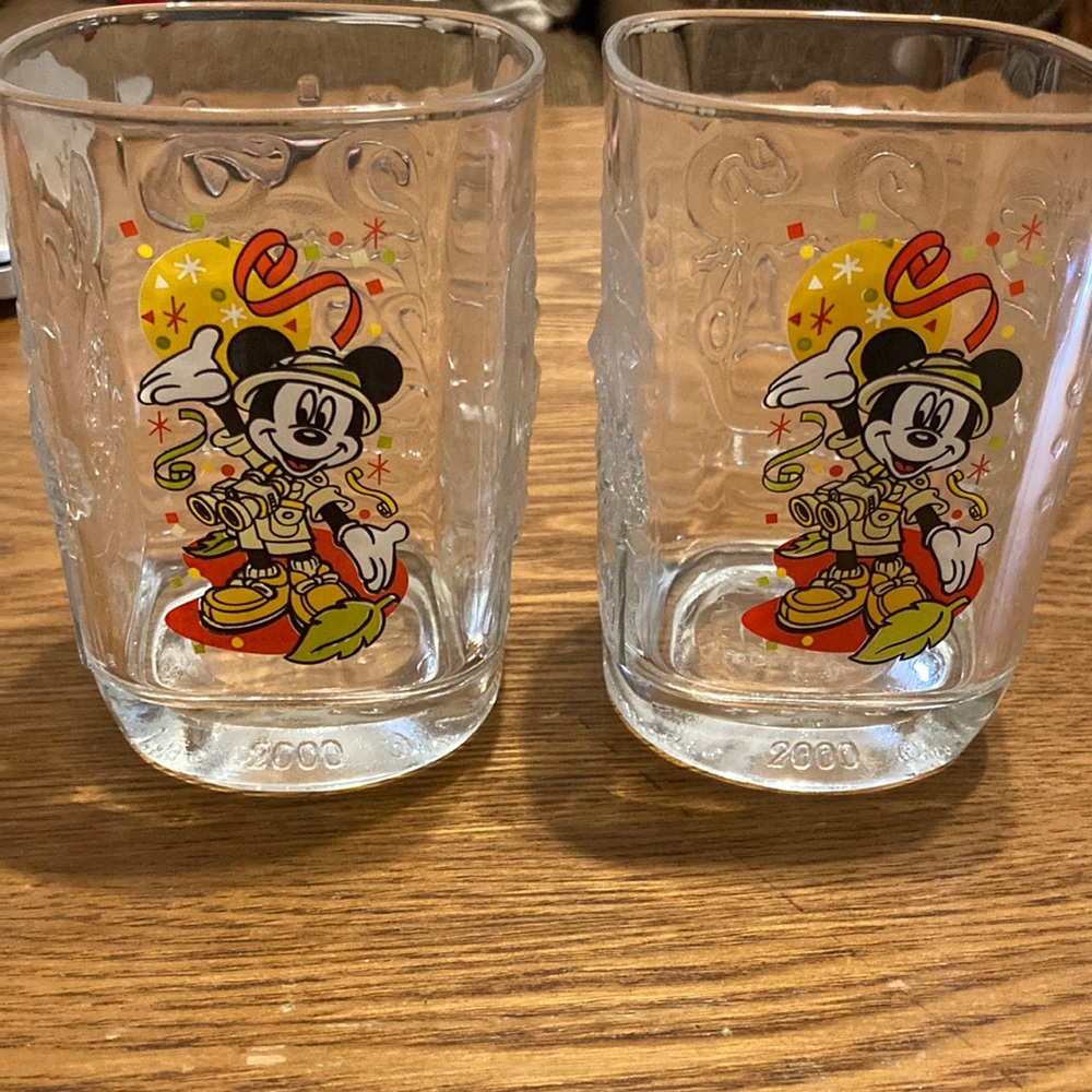 McDonalds Walt Disney World 2000 Celebration Glass Cups (2)